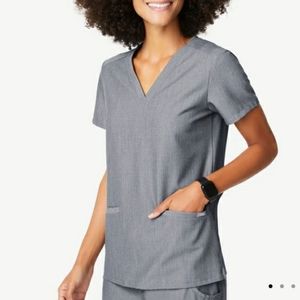 Figs Casma Three-Pocket Scrub Top